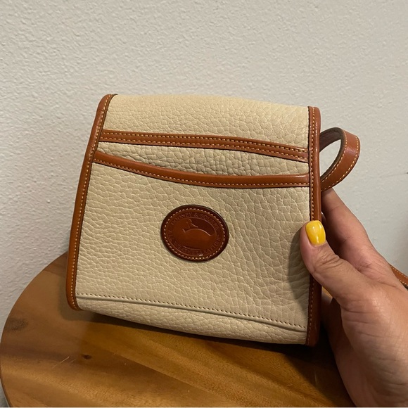 Dooney & Bourke Vintage Mini Crossbody AWL Leather Bag Made in USA Beige Tan D&B - Picture 3 of 6